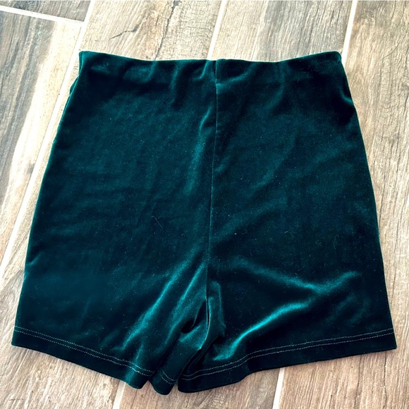 Windsor Highwaist Velvet Green Shorts - Small - Picture 1 of 3